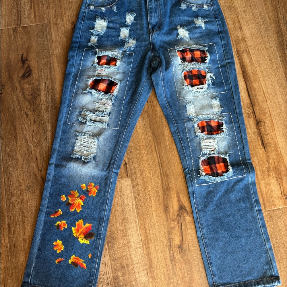 NEW! Fashion Jeans Distressed Blue Jeans with Plaid Fall Accents Sz Medium